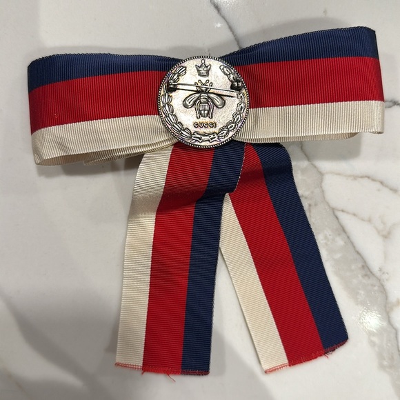 Gucci Ribbon Brooch - Picture 2 of 3